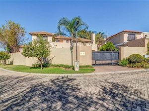 4 Bed House in Lonehill