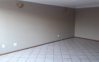 2 Bedroom Duplex in Weltevreden Park
