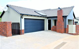 3 Bedroom Townhouse in Amberfield Valley