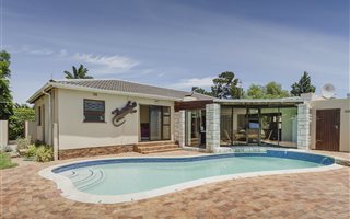 4 Bedroom House in Sunridge