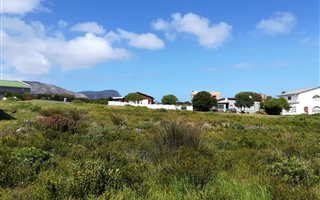 818 m² Land available in De Kelders
