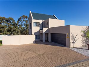 3 Bed House in Berg En Dal