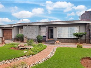 3 Bed House in Bosmont