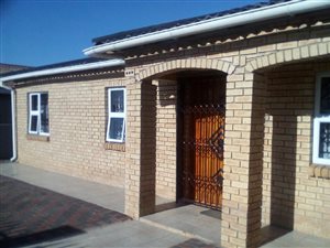 4 Bed House in Motherwell