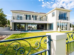 5 Bed House in Val de Vie