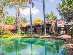 6 Bed House in Robin Hills