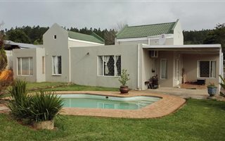 3 Bedroom House in Signal Hill