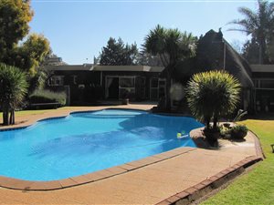 4 Bed House in Flora Gardens