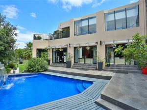 4 Bed House in Eagle Canyon Golf Estate