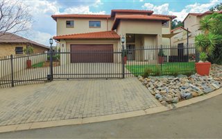4 Bedroom House in Meyersdal