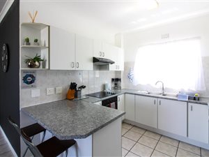 2 Bedroom Apartment in Van Riebeeckstrand