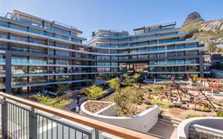 2 Bedroom Apartment in Bantry Bay
