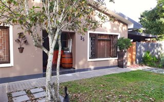 4 Bedroom House in Fancourt Gardens