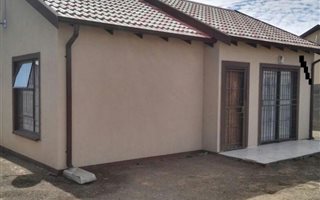 2 Bedroom House in Heidedal