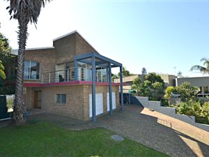 5 Bed House in Loevenstein