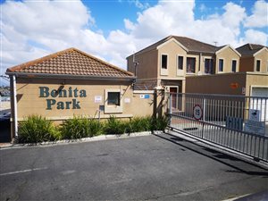 2 Bed Townhouse in Brackenfell Central