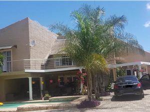 5 Bed House in Halfway Gardens