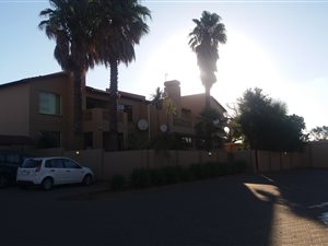 3 Bed Apartment in Vaalpark