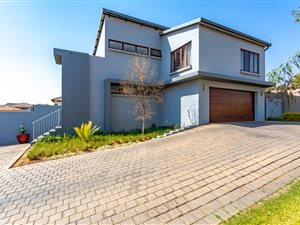 3 Bed House in Boardwalk