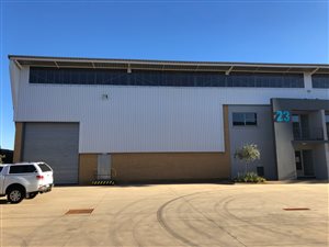 613 m² Industrial space in Pomona