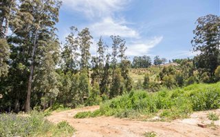 813 m² Land available in Helderrand