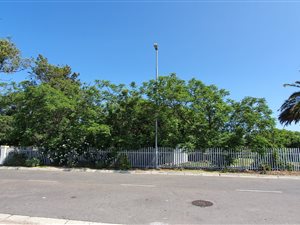 6770 m² Land available in Hagley