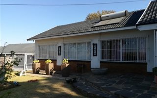 4 Bedroom House in Lyttelton Manor