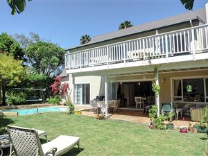 4 Bed House in Keurboomstrand