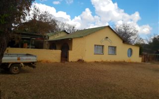 2.5 ha Farm in Magaliesmoot AH