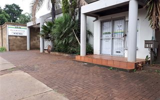 1825 m² Commercial space in Hatfield