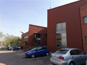 300 m² Office Space in Bedfordview