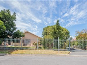 3 Bedroom House in Strand Central