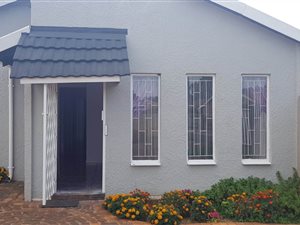 4 Bed House in Sherwood Gardens