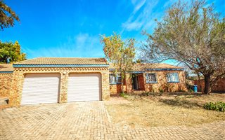 3 Bedroom Simplex in Wapadrand