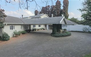 6 Bedroom House in Hilton