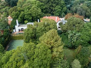 5 Bed House in Westcliff