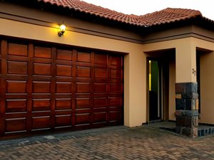 2 Bed Cluster in Vanderbijlpark SE8