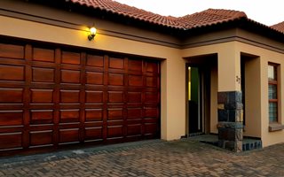 2 Bedroom Cluster in Vanderbijlpark SE8