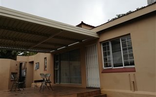 Retail space in Westdene