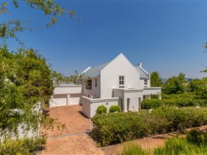 4 Bed House in De Zalze