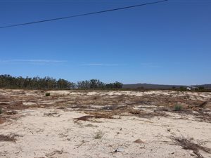 998 m² Land available in Redelinghuys