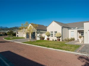 3 Bed House in Somerset Country Estate