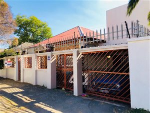 10 Bed House in Turffontein