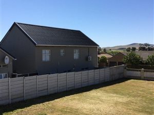 673 m² Land available in Uitzicht