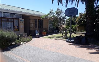 3 Bedroom House in Wynberg