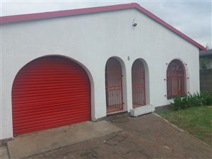 3 Bed House in Leeuhof