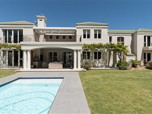 5 Bed House in Erinvale Estate