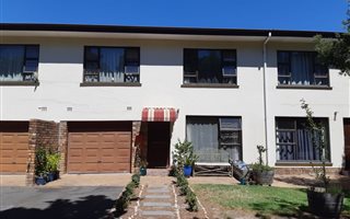 3 Bedroom Duplex in Strand Central