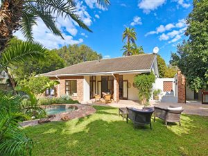 4 Bed House in Bergvliet