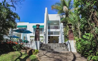 14 Bedroom House in Queenswood